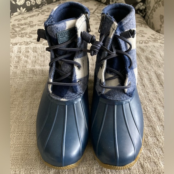 Sperry Shoes - Women’s Sperry Saltwater Boots Blue Check Navy Size 8.5 NWOT
